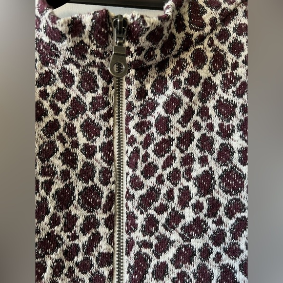 Anthropologie Akemi & Kin Sleeveless Leopard/Plum/Metalic Mock Turtleneck - L - Picture 7 of 8
